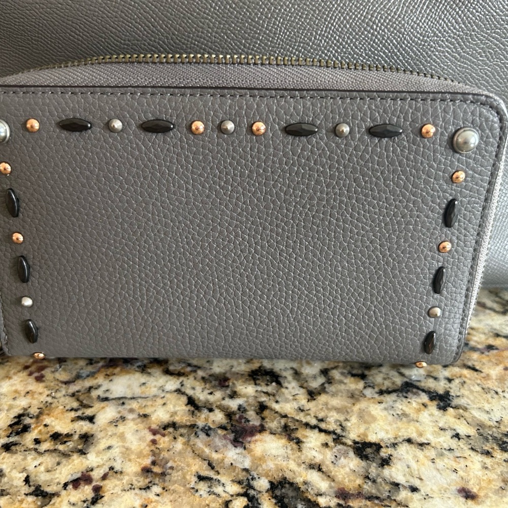 Coach Bailey Carryall - Picture 8 of 10